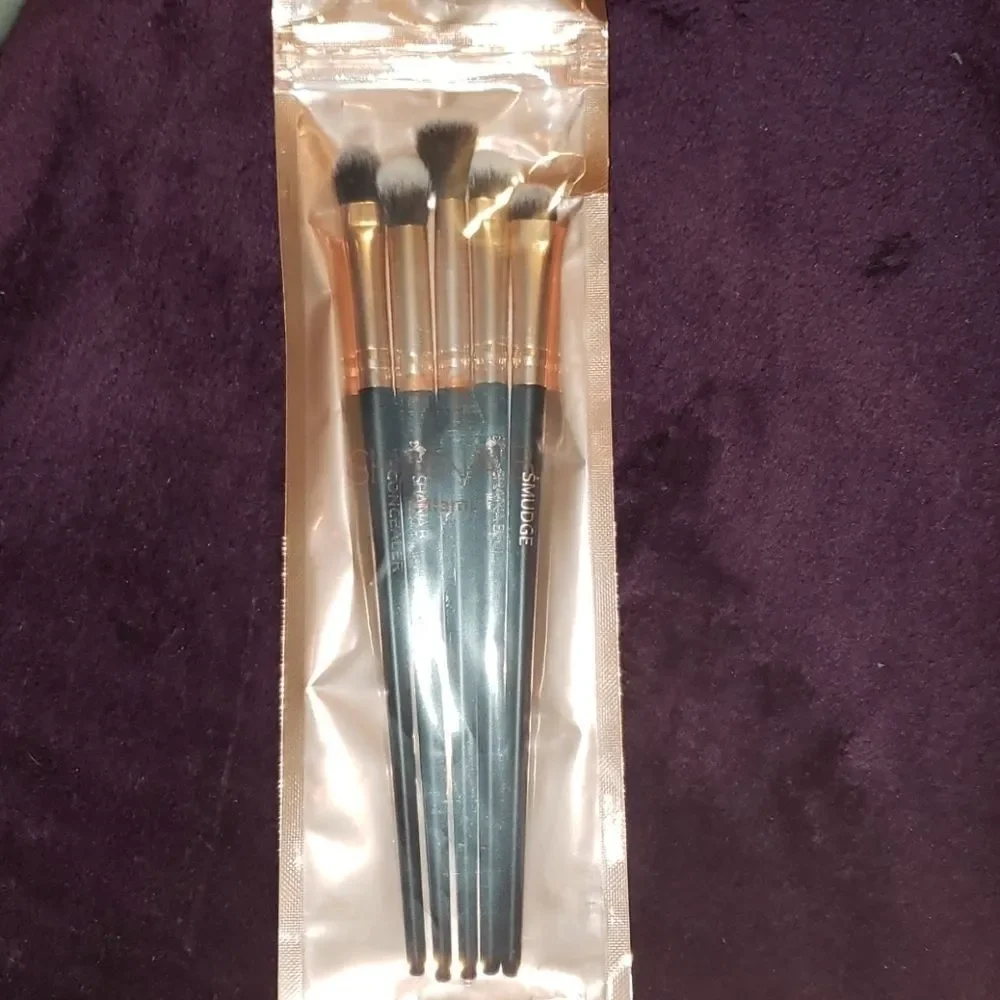 NEW‎ 5 Piece Shaina Eyes on Miami Brush Set